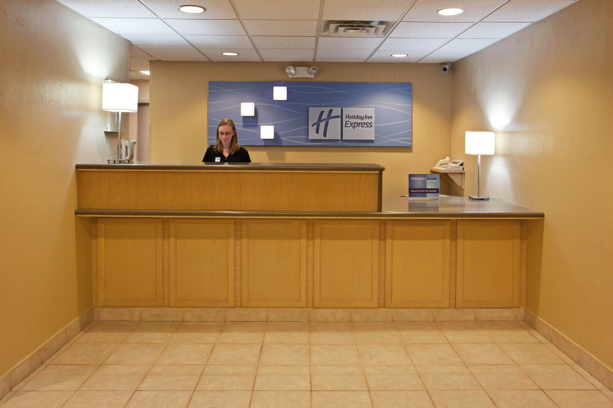 Holiday Inn Express Vermilion By Ihg Eksteriør billede