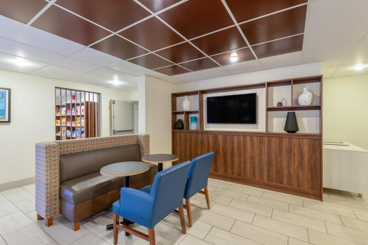 Holiday Inn Express Vermilion By Ihg Eksteriør billede