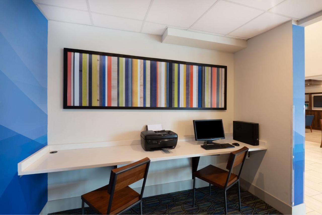 Holiday Inn Express Vermilion By Ihg Eksteriør billede